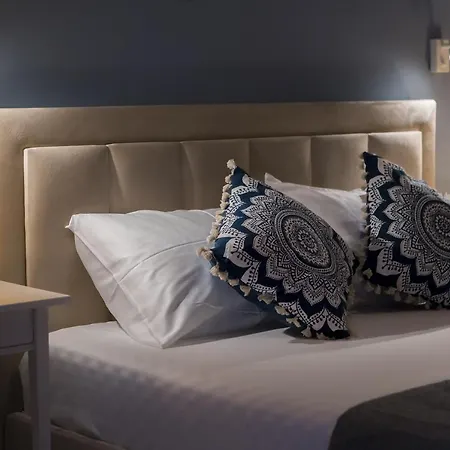 Maya Apartment