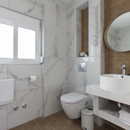 Maya アパート ハニオティス